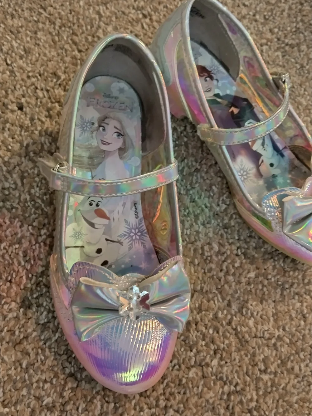 Disney Frozen Iridescent Holographic Dress Shoe with Bow 🩵